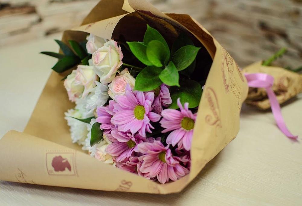 Букет цветов из: Розы и Хризантемы в Лорисе