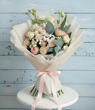 Букет цветов из:  Розы и Лизиантусы в Лорисе