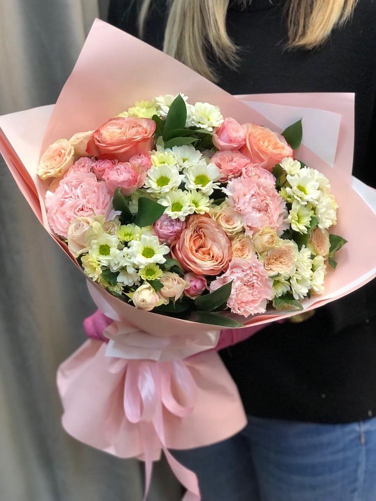 Букет цветов из: Гвоздики, Розы и Хризантемы в Лорисе