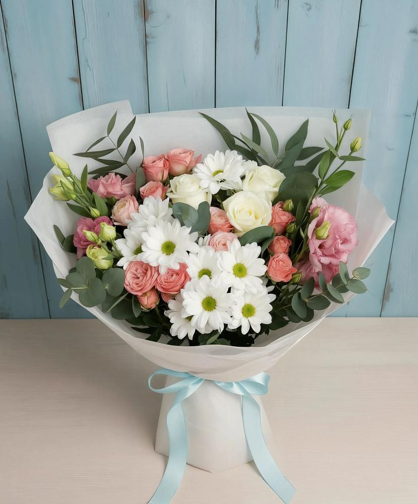 Букет цветов из: Розы, Лизиантусы и Хризантемы в Лорисе