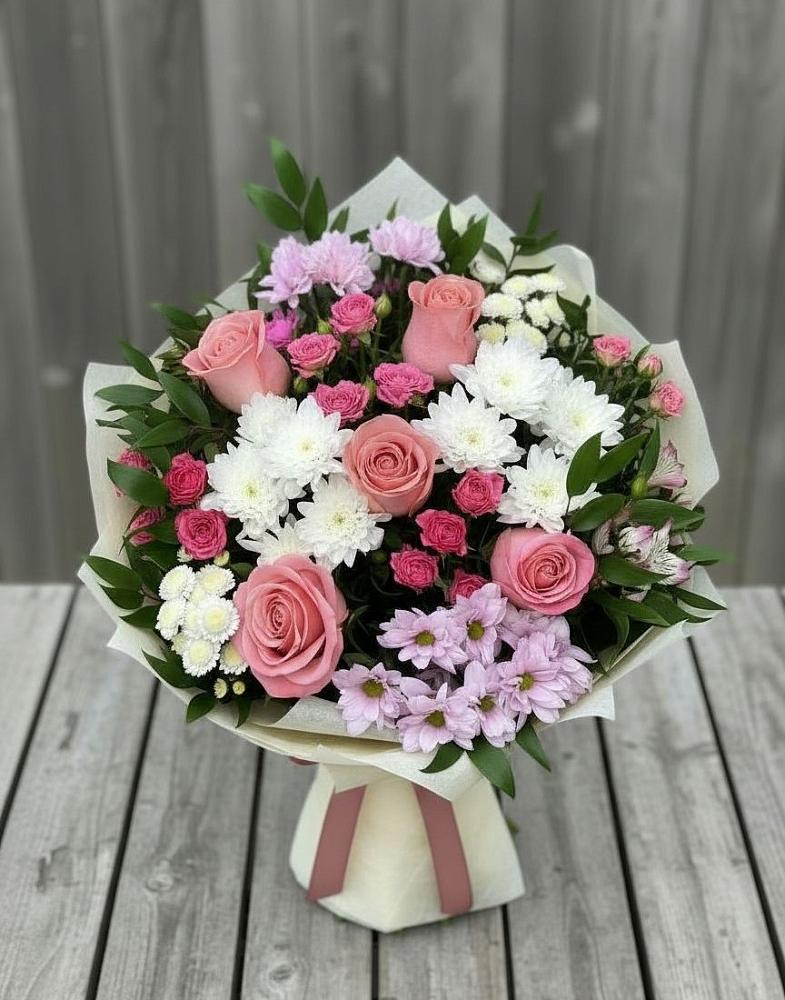 Букет цветов из: Альстромерии, Гвоздики, Розы и Хризантемы в Лорисе
