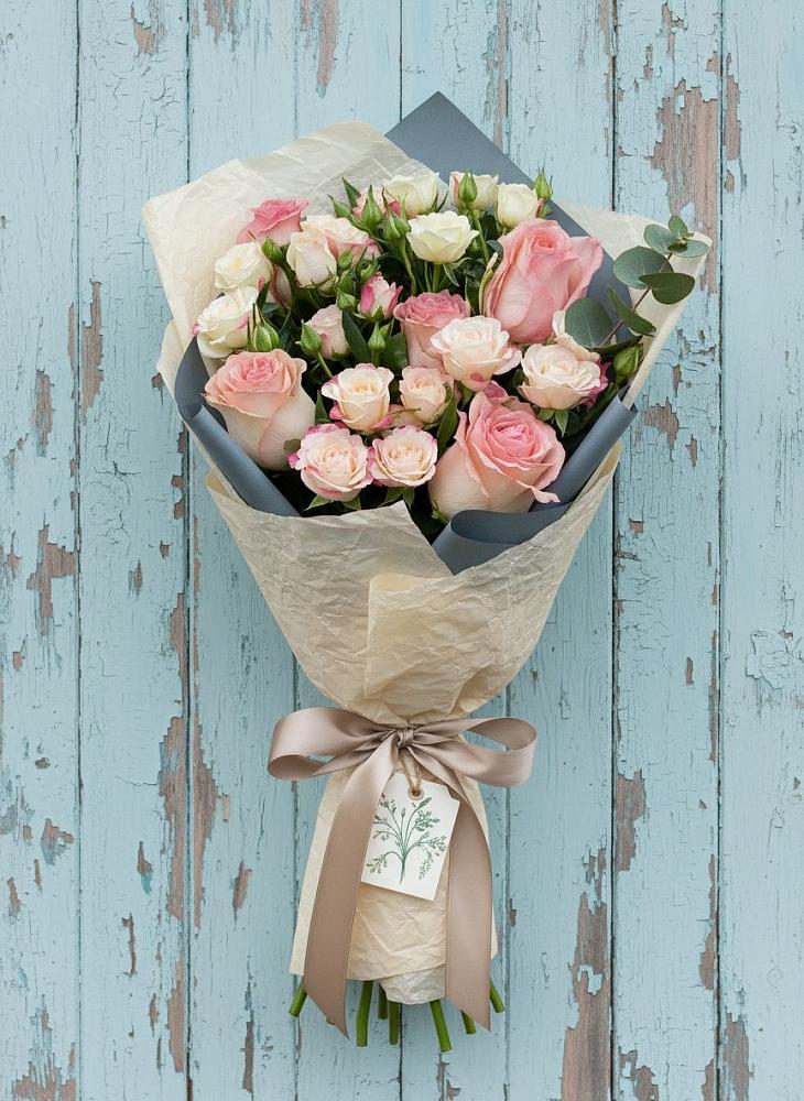 Букет цветов из: Розы в Лорисе