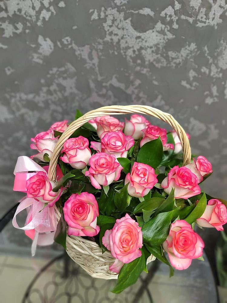 Цветочная композиция из Розы в корзине в Лорисе