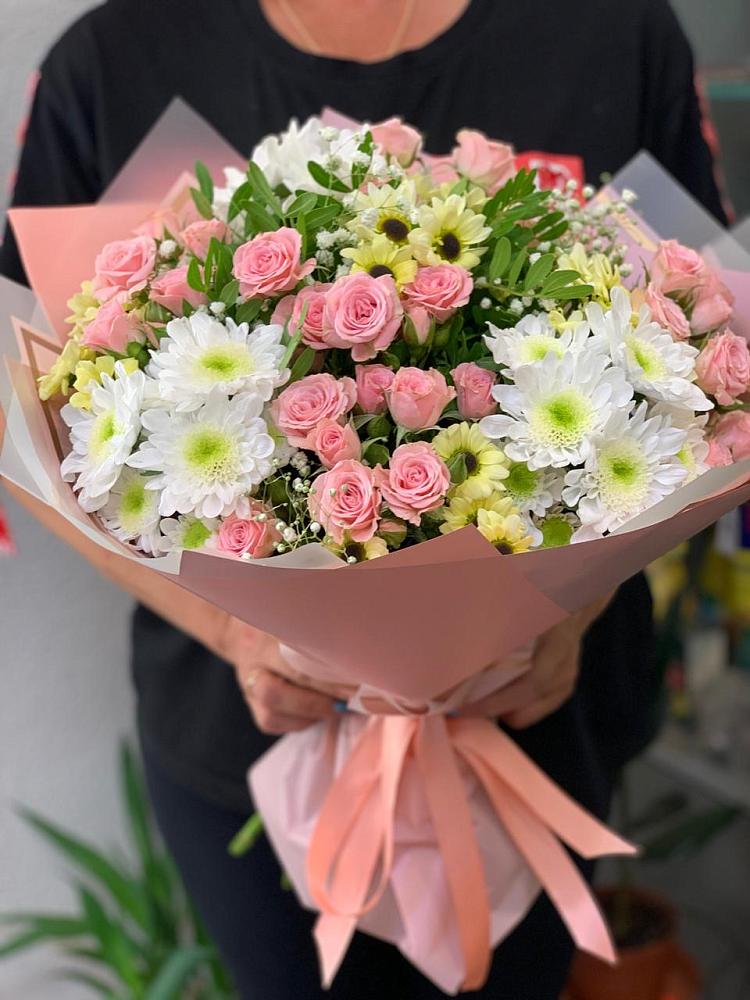 Букет цветов из: Розы и Хризантемы в Лорисе