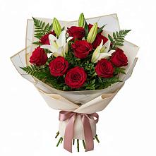 Букет цветов из:  Лилии и Розы в Лорисе