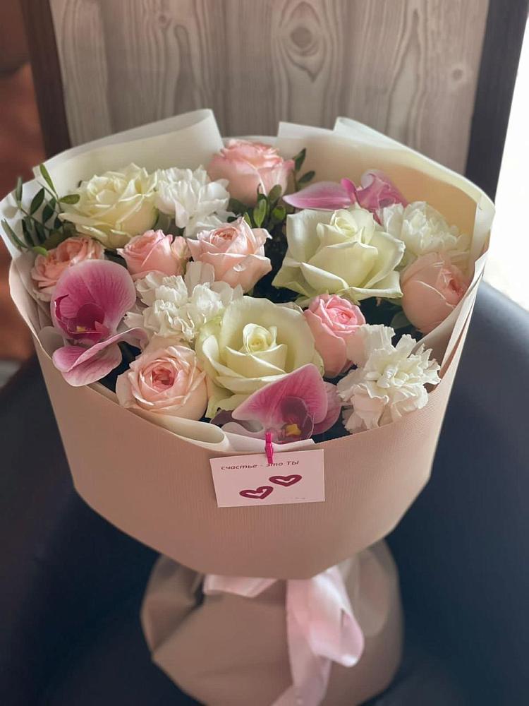 Букет цветов из: Орхидеи, Розы и Гвоздики в Лорисе