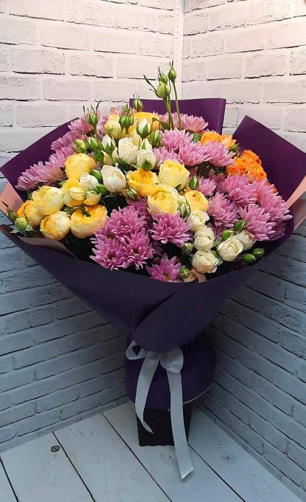 Букет цветов из: Хризантемы и Розы в Лорисе