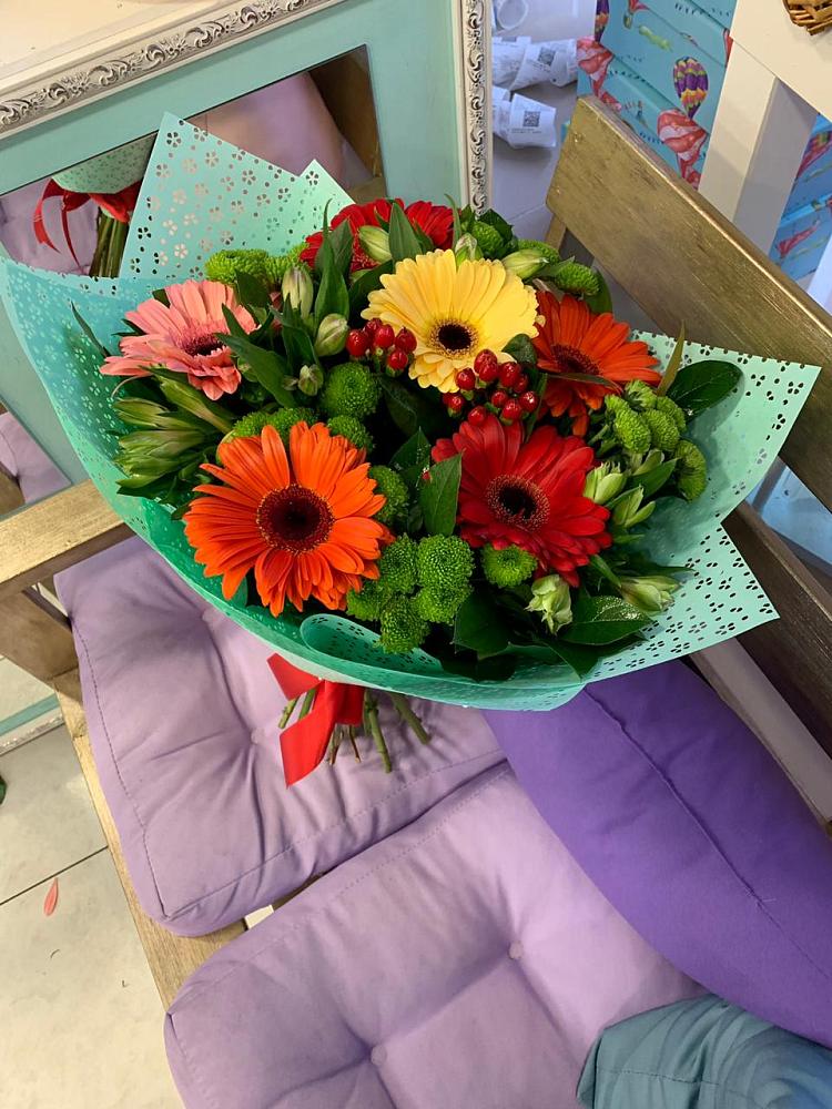 Букет цветов из: Герберы, Хризантемы и Альстромерии в Лорисе