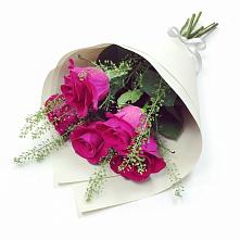 Букет цветов из:  Розы в Лорисе