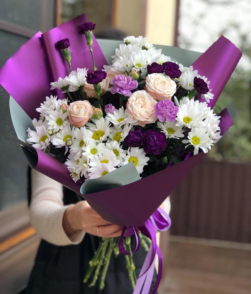 Букет цветов из: Хризантемы, Гвоздики и Розы в Лорисе