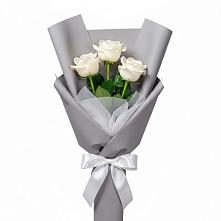 Букет 3 белые розы в Лорисе