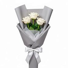 Букет 3 белые розы в Лорисе