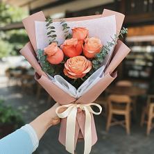 Букет цветов из:  Розы в Лорисе