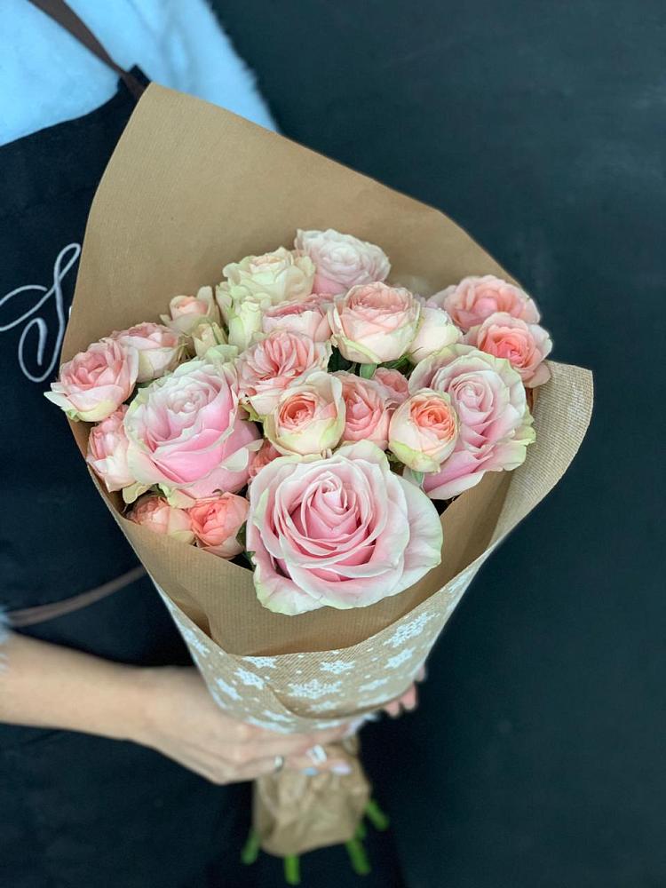 Букет цветов из: Хризантемы и Розы в Лорисе