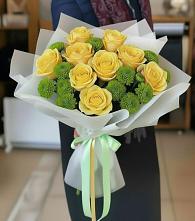 Букет цветов из:  Хризантемы и Розы в Лорисе