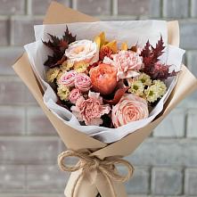 Букет цветов из:  Гвоздики, Хризантемы и Розы в Лорисе