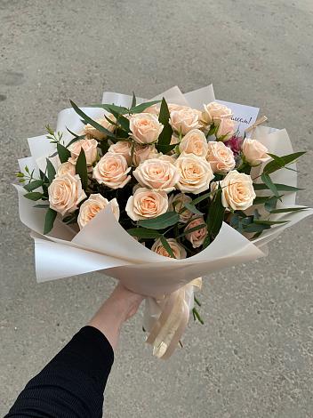 Букет Кремовые розы Латте в Лорисе