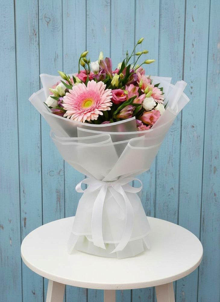 Букет цветов из: Герберы, Альстромерии и Лизиантусы в Лорисе