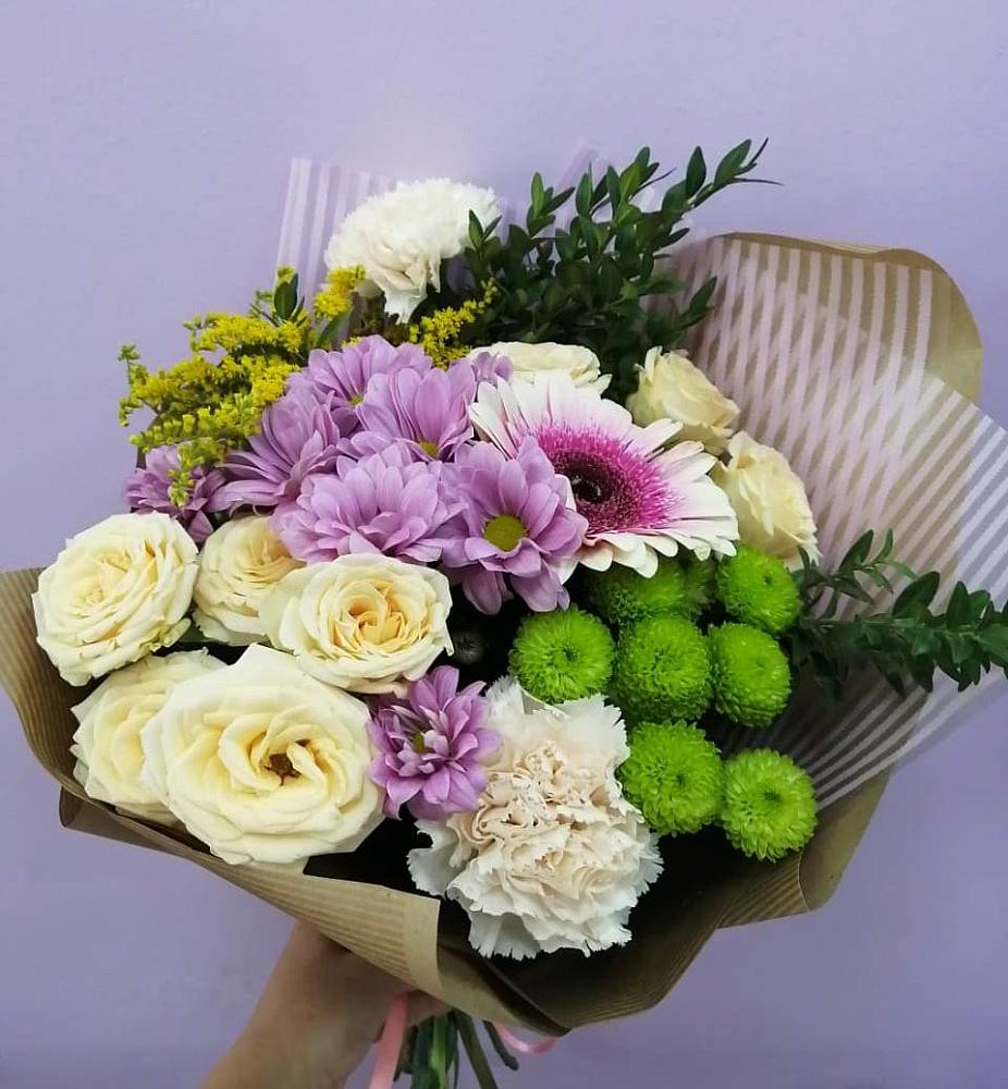 Букет цветов из: Хризантемы, Розы, Гвоздики и Герберы в Лорисе