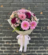 Букет цветов из:  Герберы и Хризантемы в Лорисе