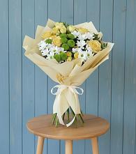 Букет цветов из:  Хризантемы и Розы в Лорисе