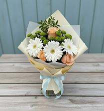 Букет цветов из:  Герберы, Розы и Хризантемы в Лорисе
