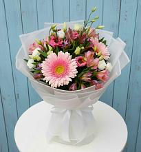 Букет цветов из:  Герберы, Альстромерии и Лизиантусы в Лорисе