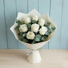 Букет Белые розы в Эвкалипте в Лорисе