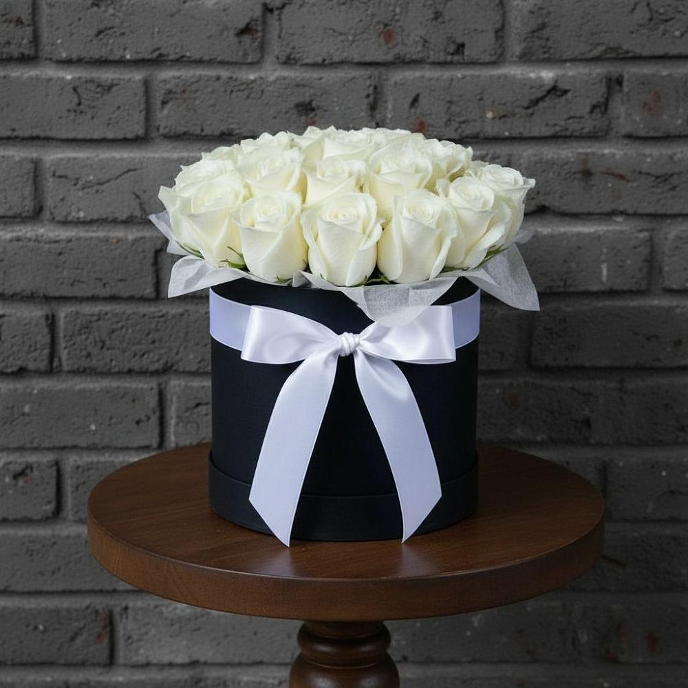 Цветочная композиция из Розы в шляпной коробке в Лорисе