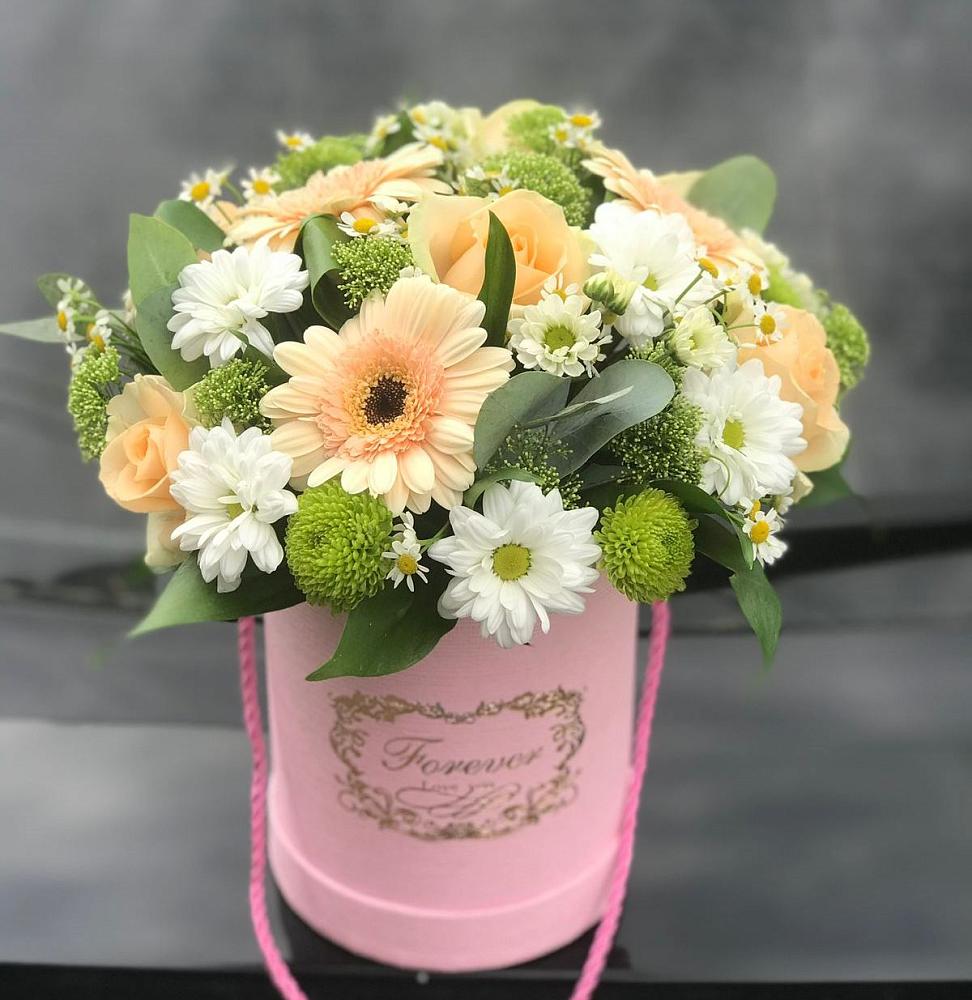 Цветочная композиция из Розы, Герберы и Хризантемы в шляпной коробке в Лорисе