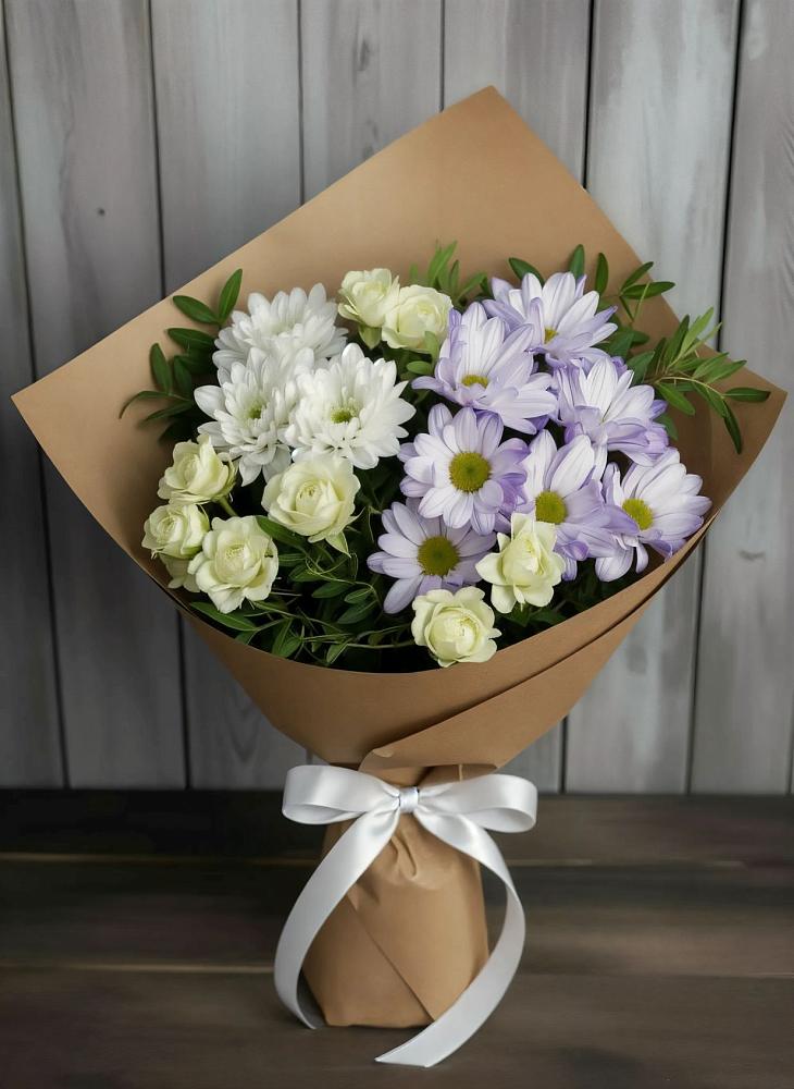 Букет цветов из: Хризантемы и Розы в Лорисе