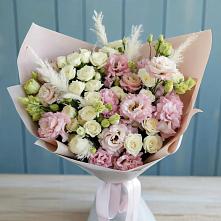 Букет цветов из:  Альстромерии и Розы в Лорисе